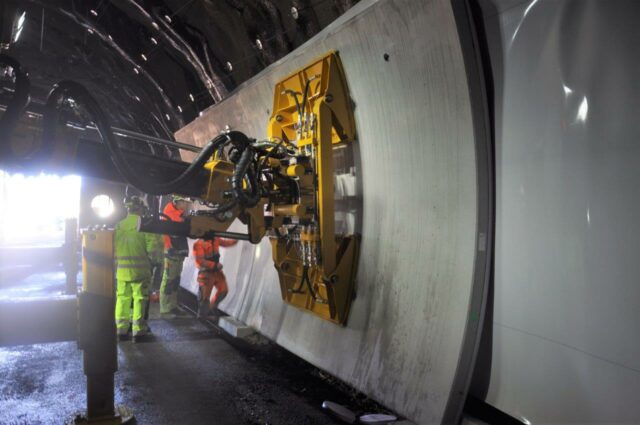 Norges første el-maskin for montering av tunnelvegger