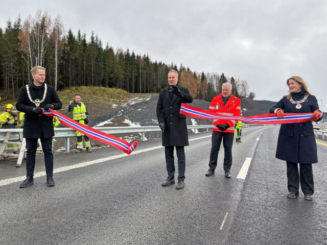 Åpnet ny motorveg nord for Oslo en måned tidligere enn planlagt
