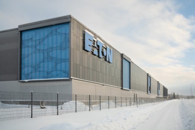 Eaton åpner ny UPS-fabrikk for å møte AI-drevet etterspørsel
