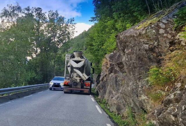 Ny Veier vil ha hjelp til å avdekke trengselspunkter på Riksvei 13