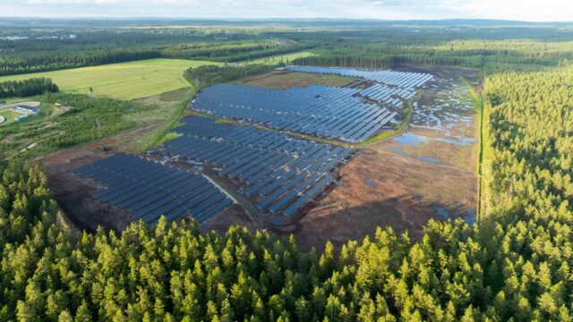 Aneo bygger to nye storskala solparker i Sverige