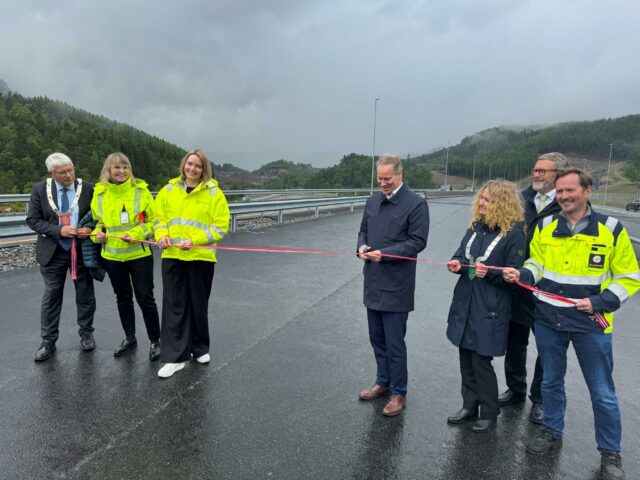 Åpnet ny firefelts motorvei E39 Lyngdal øst – Lyngdal vest