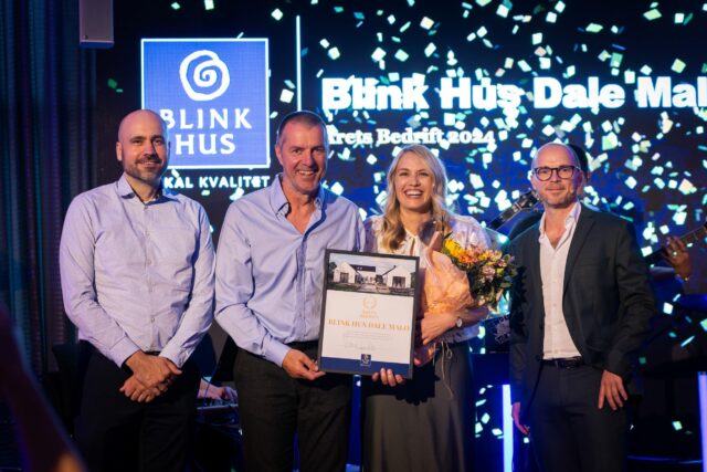 Prisdryss under Blink Hus sin årskonferanse i Kristiansand