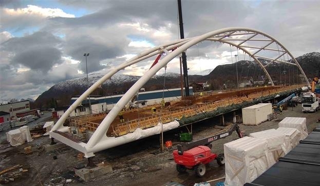 Nybrua på Storslett på flyttefot