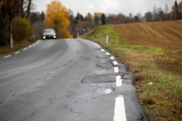 – Det vil koste rundt 108 milliarder kroner å utbedre slitne og trafikkfarlige fylkesveier