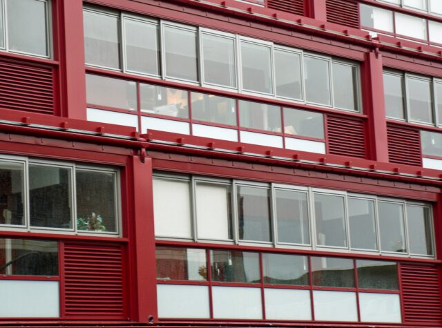 Lanserer integrert varmepumpe i balkonginnglassing