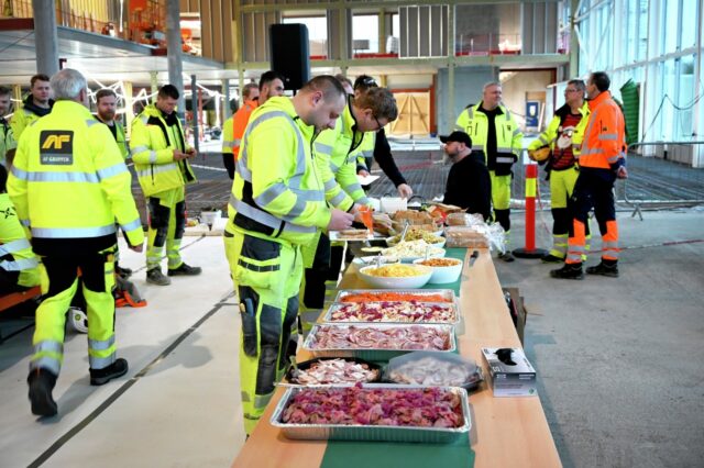 Feiret kranselag for den nye flyplassen i Mo i Rana