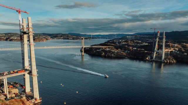 Siste tårnstøp fullført på nye Sotrabrua