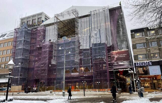 Midlertidig stopp for &laquo;Årets verste bygning&raquo;