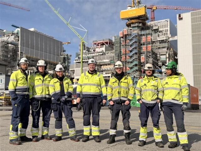 Monterer 3 000 låser på tre nye offshore plattformer