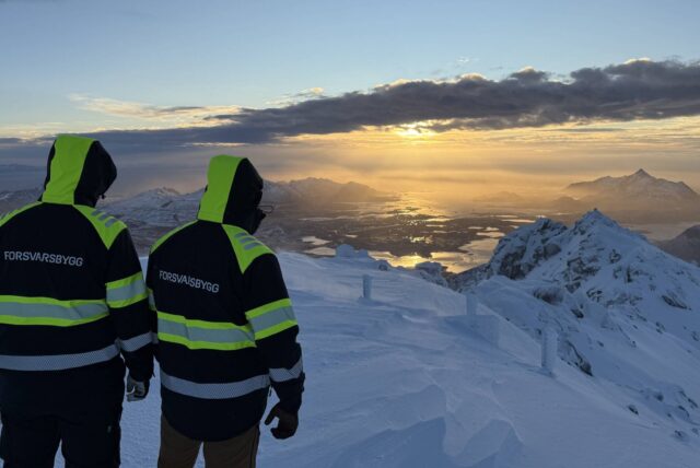 Hvordan bygge et radaranlegg på en fjelltopp uten vei?
