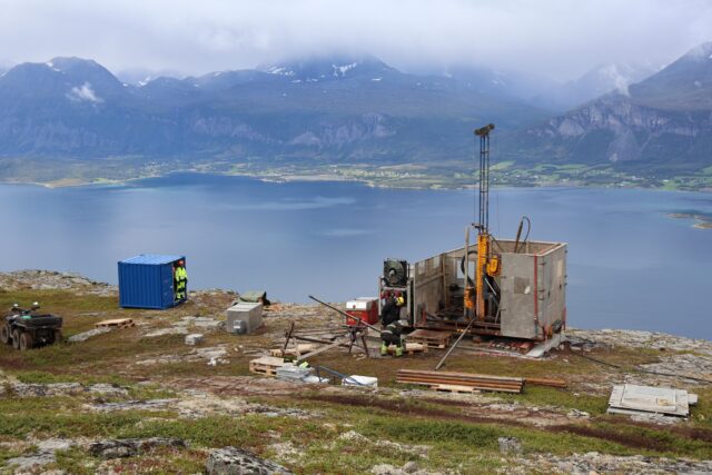 NVE har startet boring i ustabilt fjellparti i Kåfjord