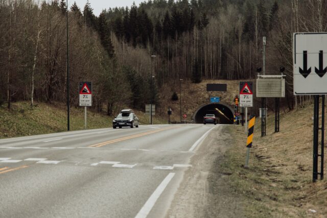 Stenger E134 Oslofjordtunnelen i perioder grunnet sprengning
